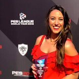 Semra posing with the PES League trophy during the PES League World Tour 2018 European Finals in Berlin