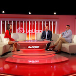 Semra talking with Albert Ferrer (Chapi) and Guillem Balague in the ITV Sport studio